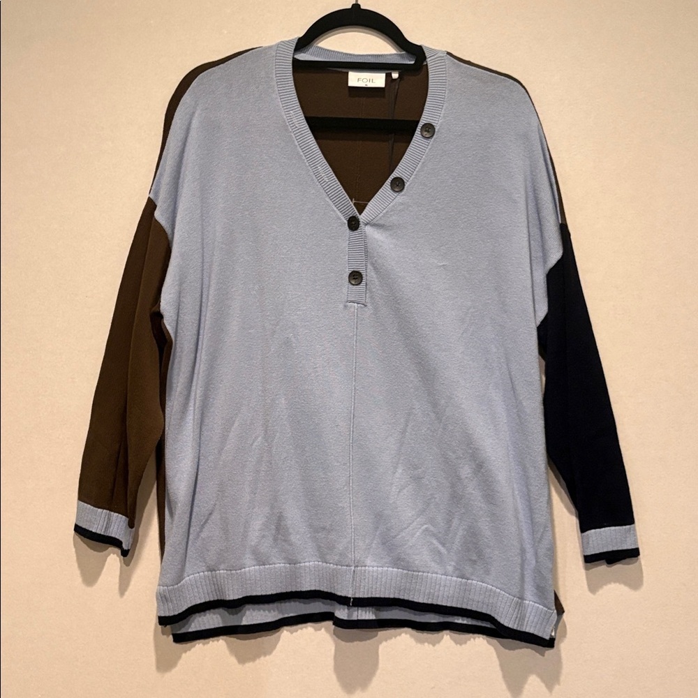 Foil - Women's Colour Vision Sweater. V-neckSize XL. Ice Blue Mix. NWT